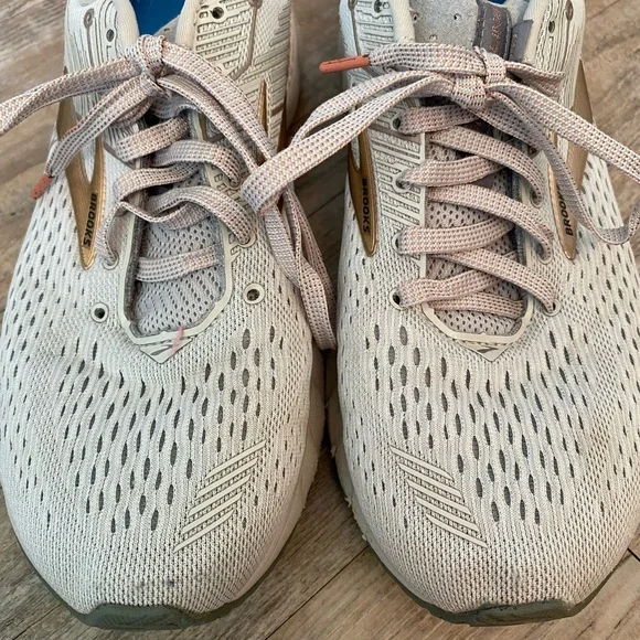 Brooks adrenaline running shoes - Picture 5 of 10